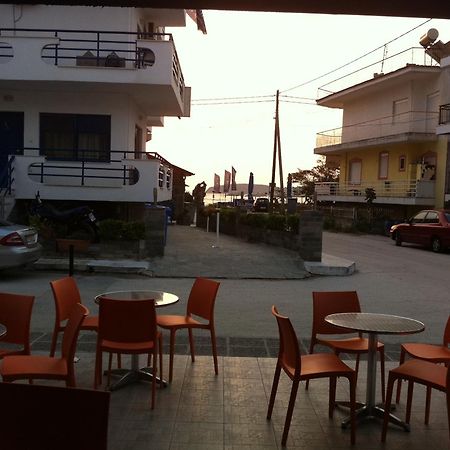 The Blue Beach Apartments Nea Peramos (Macedonia) Exterior foto